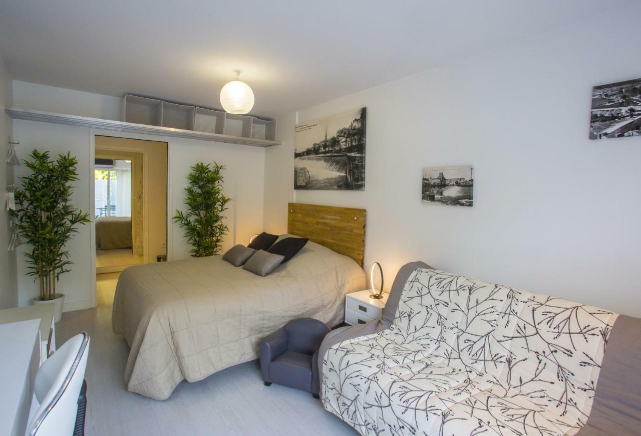 Les Tresors De Lizzie Hotel Coutras Esterno foto