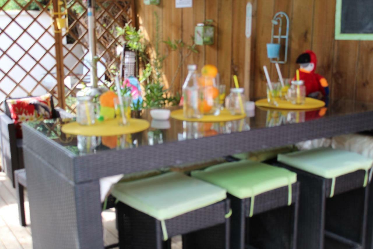 Les Tresors De Lizzie Hotel Coutras Esterno foto