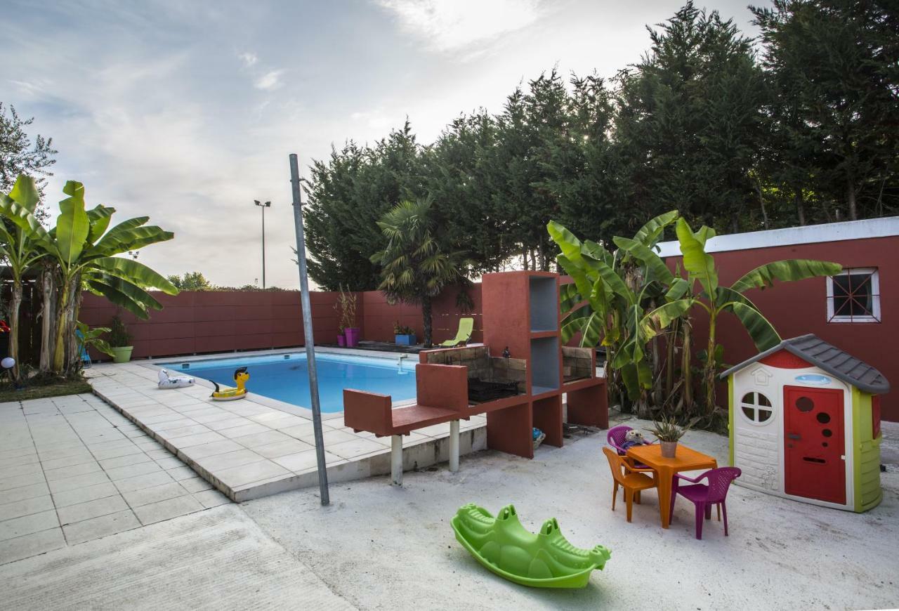 Les Tresors De Lizzie Hotel Coutras Esterno foto
