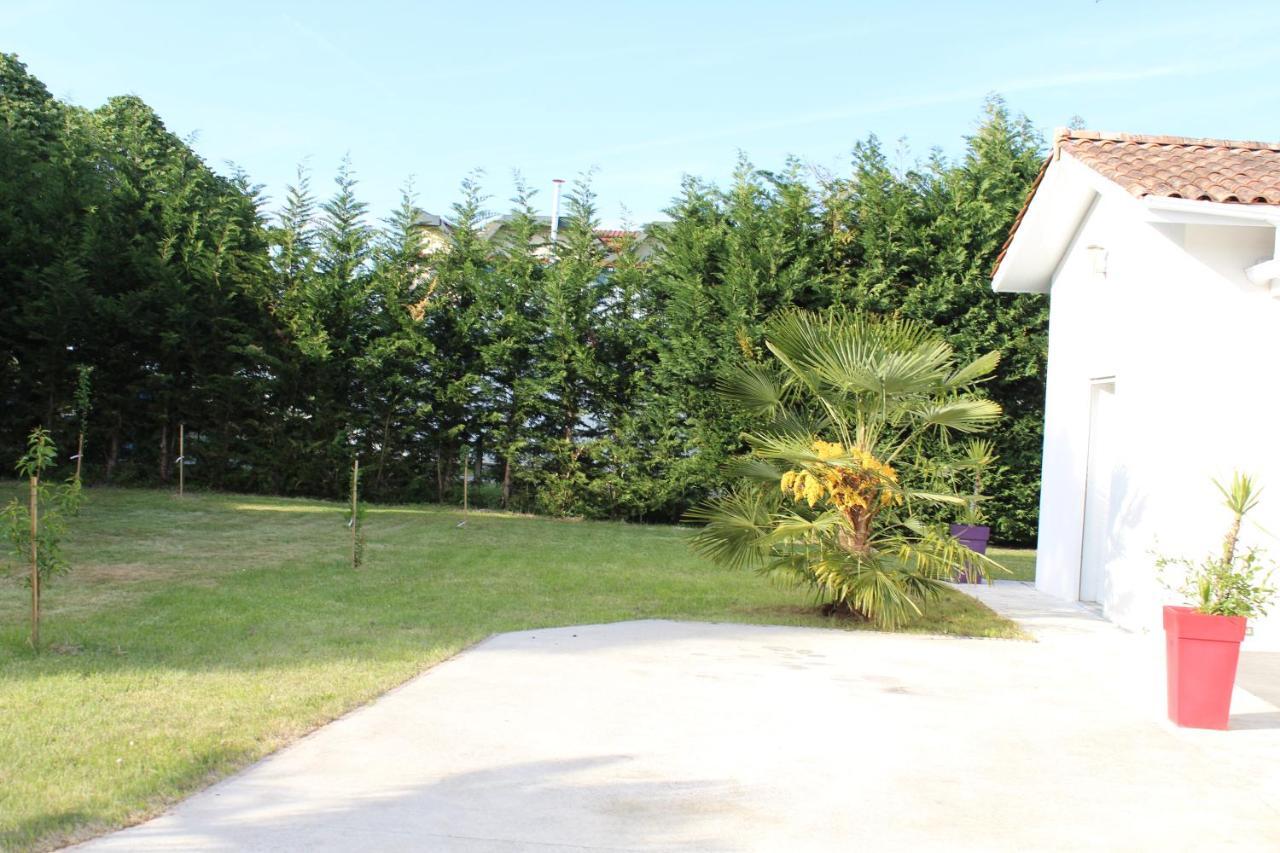 Les Tresors De Lizzie Hotel Coutras Esterno foto